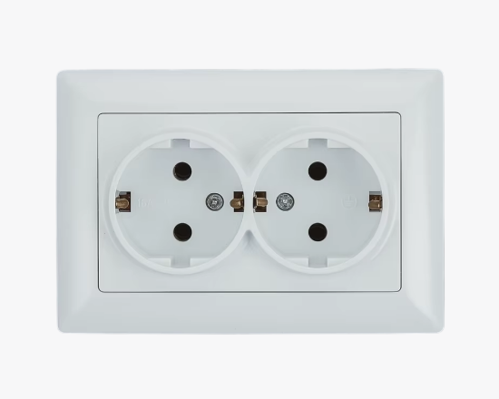 CS-15 Վարդակ արտ․ 2 տեղ․ 2P+T հողանցումով պլաստիկե - ի նկար